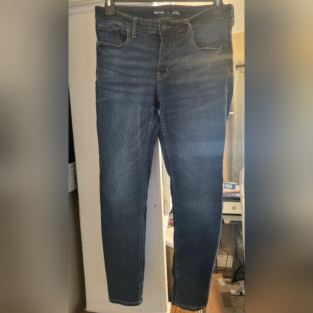 Old Navy Women's Straight Leg Jeans in Dark Blue